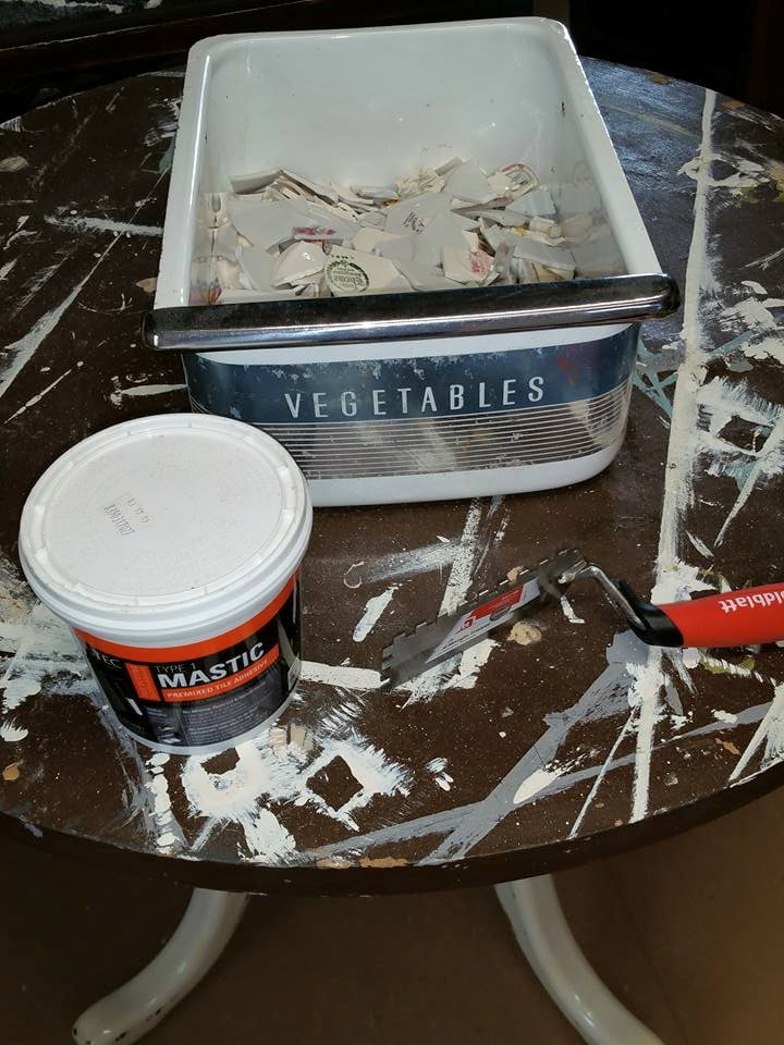 Broken china doesn't have to be thrown out. Re-purpose it by making a beautiful and memorable mosaic table.
