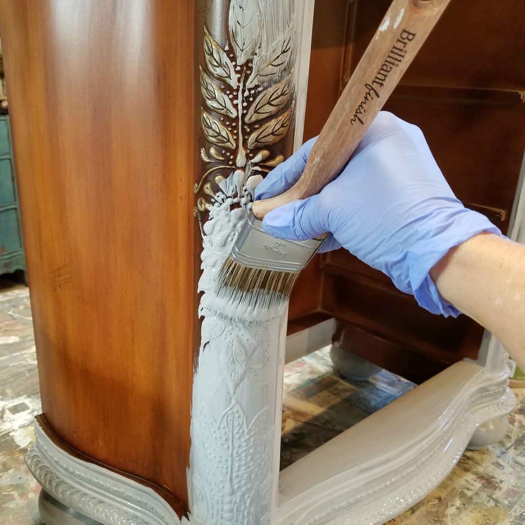 Use a good quality synthetic paintbrush when applying your primer. It gives the best finish.