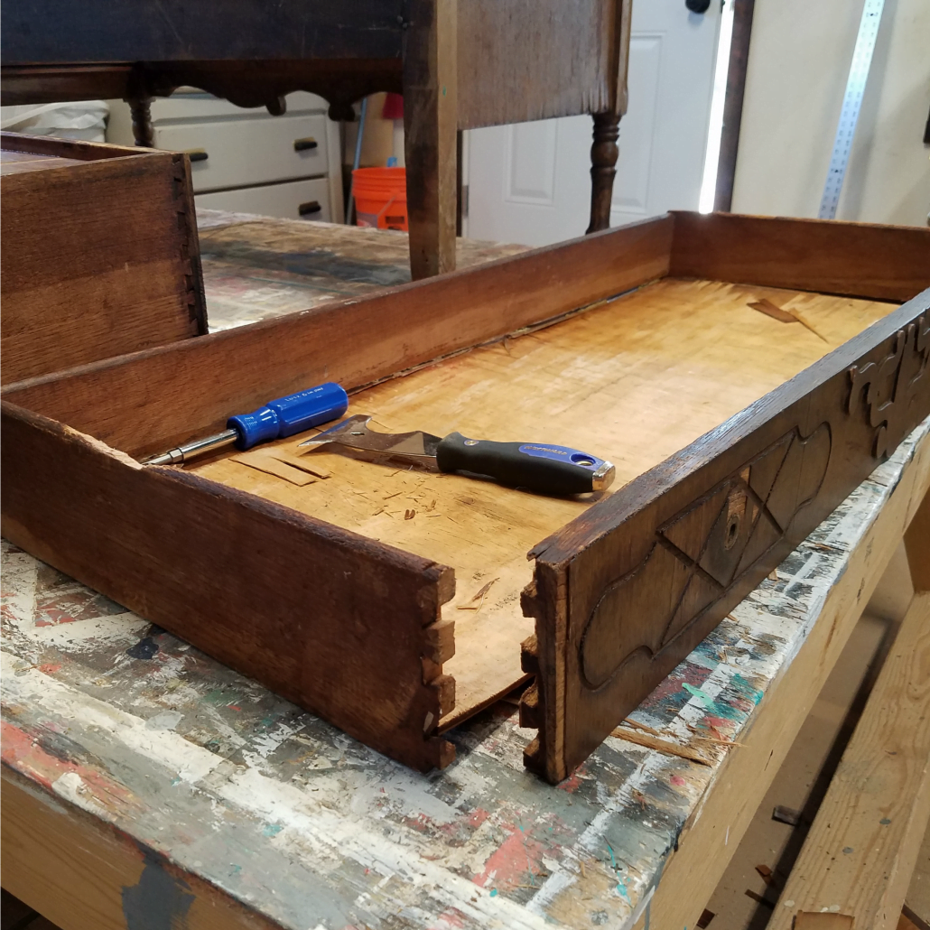 Repairing a dresser draw on a wood dresser is a bit challenging. #dododsondesigns #veneerdamage #veneerremoval