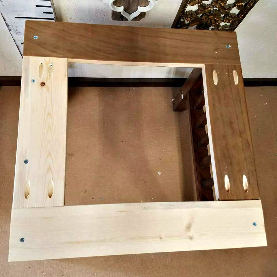 Curbside Transformation Farmhouse Style Table Curbside Junk To Farmhouse Table #dododsondesigns #farmhousetable #farmhousestyle #furnituremakeover #tablemakeover #farmhousefurniture