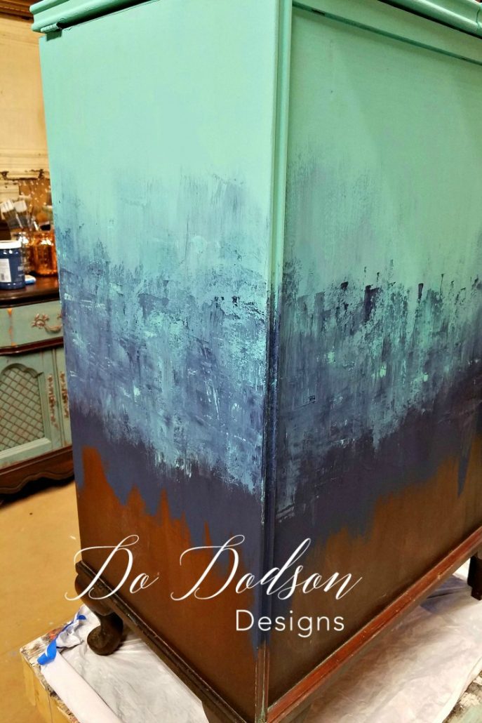 Artistic finish with chalk synthesis paint.