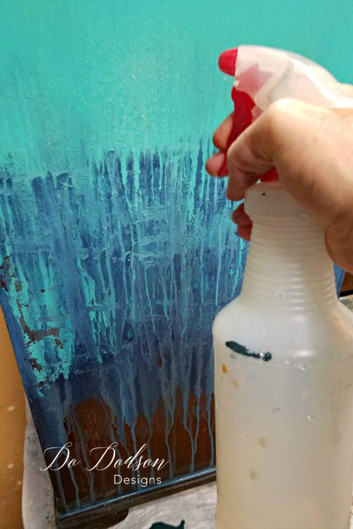 Wise Owl Chalk Synthesis Paint can be reactivated by water and blended for an artistic finish on your furniture.