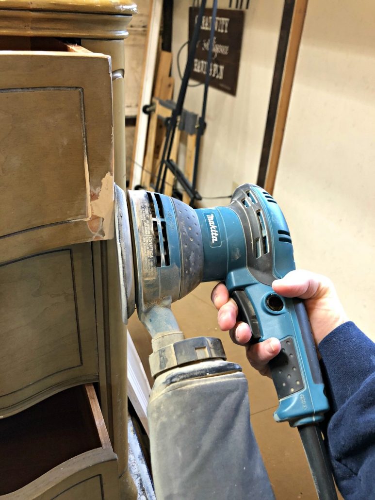 I used my orbital sander to smooth the wood filler smooth once it was dry. #dododsondesigns #woodfiller #furniturerepair