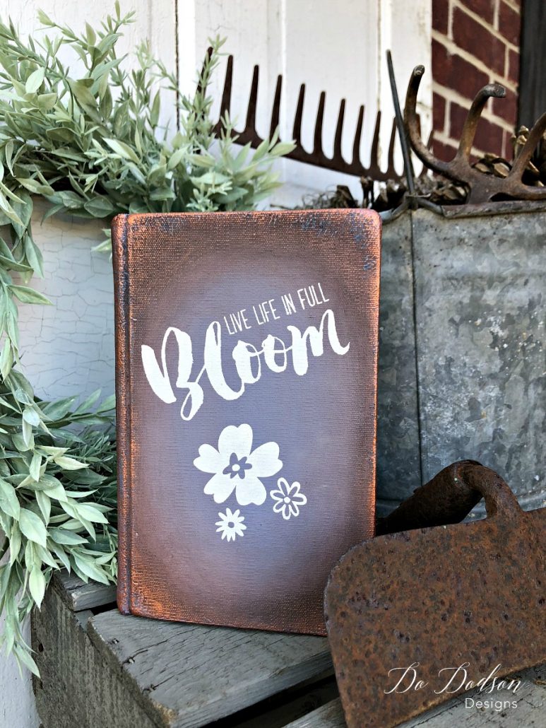 Try blending with chalk paint and create unique decorative books to personalize your own home decor style.