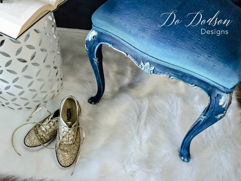 Painting fabric is a game changer when you don't want to spend the time and money with reupholstery. #dododsondesigns #paintedfabric #paintedfurniture #furnituremakeover #bluechair #paintedchair