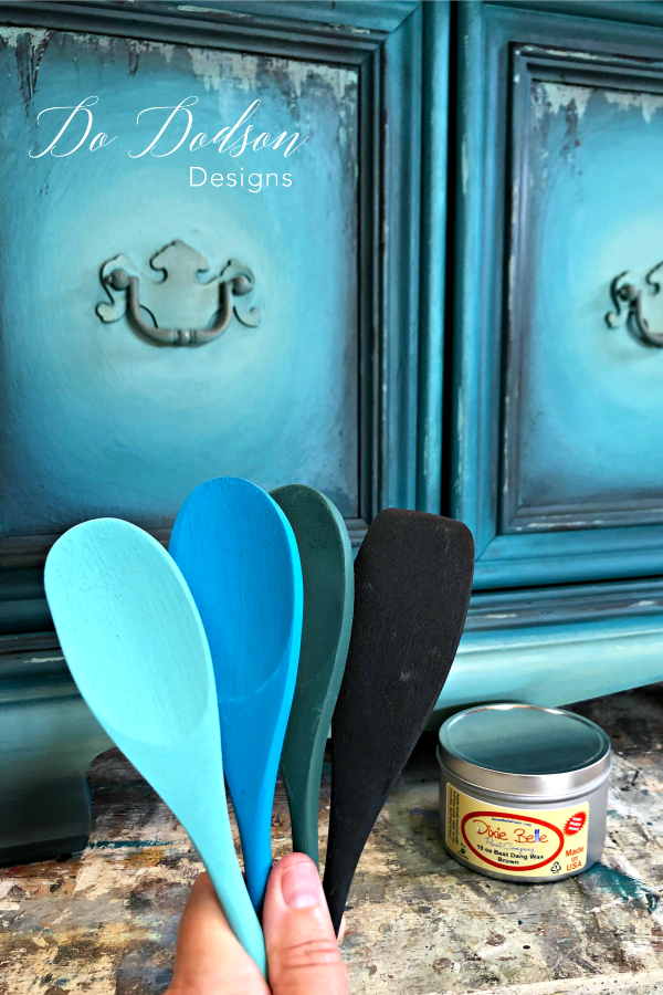 How I Created Different Furniture Paint Colors #dododsondesigns #furniturepaintcolors #paintedtable #handpaintedfurniture #colormixing #mixingpaintcolors #paintedfurniture #furnituremakeover #dixiebellepaint