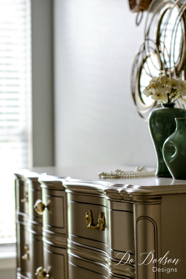 How To Add Amazing Color To Your Bedroom Makeover #dododsondesigns #bedroommakeover #bedroomideas #beddesign #bedroomdecoratingideas #bedroom