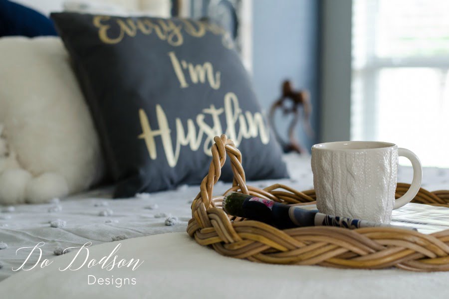 How To Add Amazing Color To Your Bedroom Makeover #dododsondesigns #bedroommakeover #bedroomideas #beddesign #bedroomdecoratingideas #bedroom