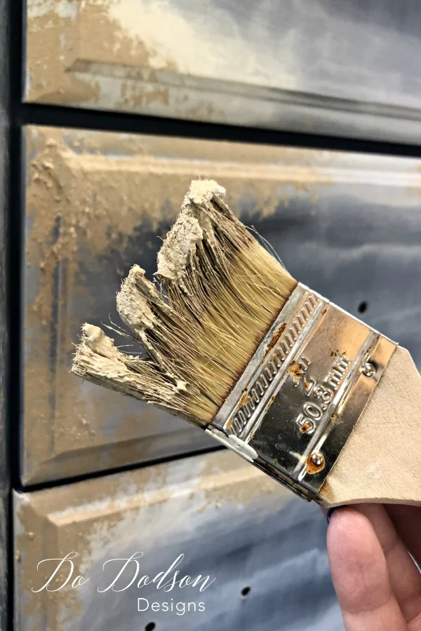 I added seamless texture to my painted furniture with Sea Spray. It's a texture additive that can mixed right into the color of paint you want to use. #dododsondesigns #textured #furnituremakeover #paintedfurniture #furniturepainting #furnitureartist #texturepainting