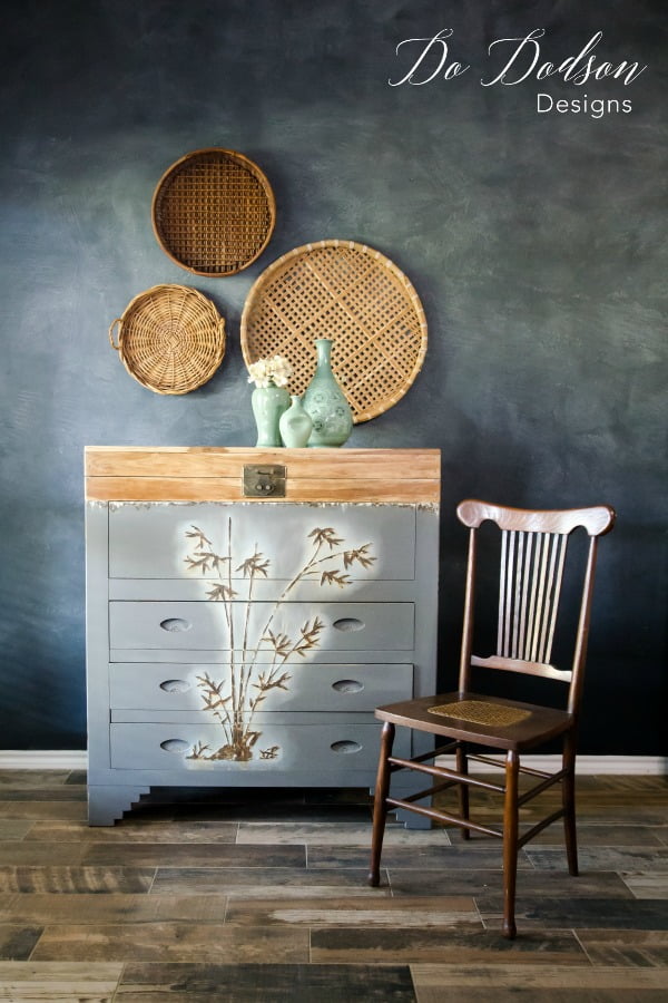 The BEST Way To Paint Over Mother Of Pearl Furniture #furnitureartist #dododsondesigns #paintedfurniture #furnituremakeover #diyproject #diyhomedecor #motherofpearl