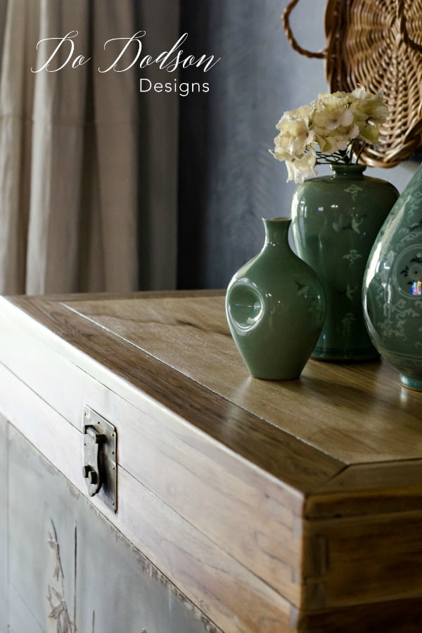 The BEST Way To Paint Over Mother Of Pearl Furniture #furnitureartist #dododsondesigns #paintedfurniture #furnituremakeover #diyproject #diyhomedecor #motherofpearl