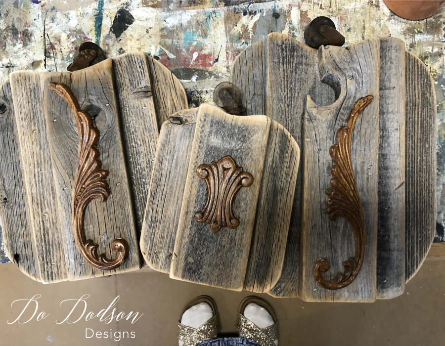 I can't believe how a few scraps I had around the studio was all I needed to make these DIY wood pumpkins! I'll be making more for sure!