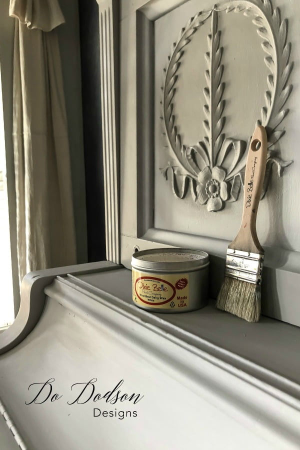 How to paint a piano with chalk paint and highlights using white wax.