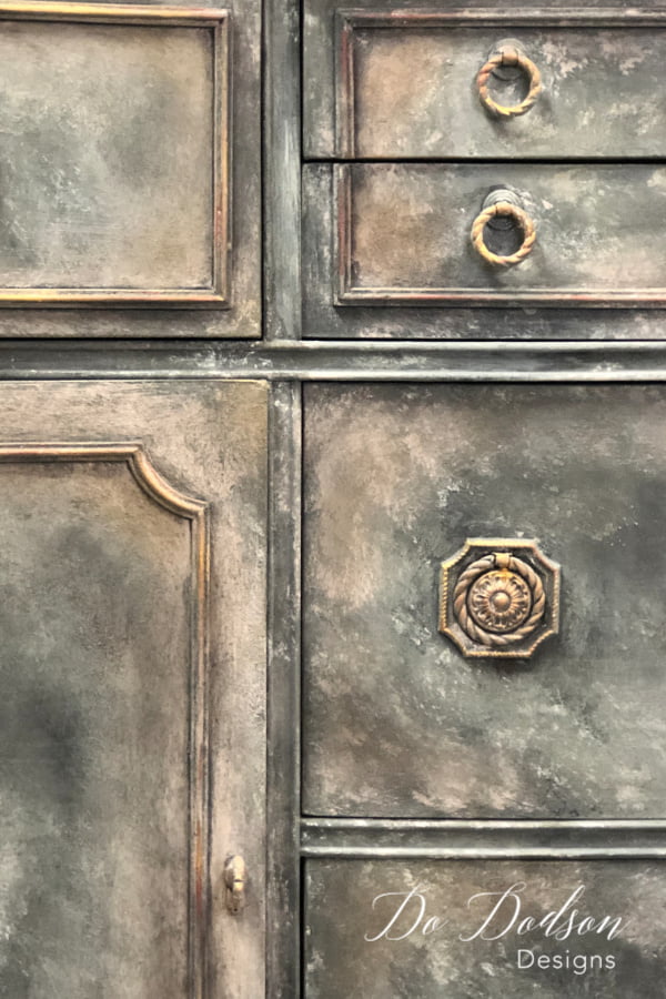 The final step in the Old World Finish was to apply gilding wax to the hardware and over the layered paint around the edges of the drawers and in the corners.