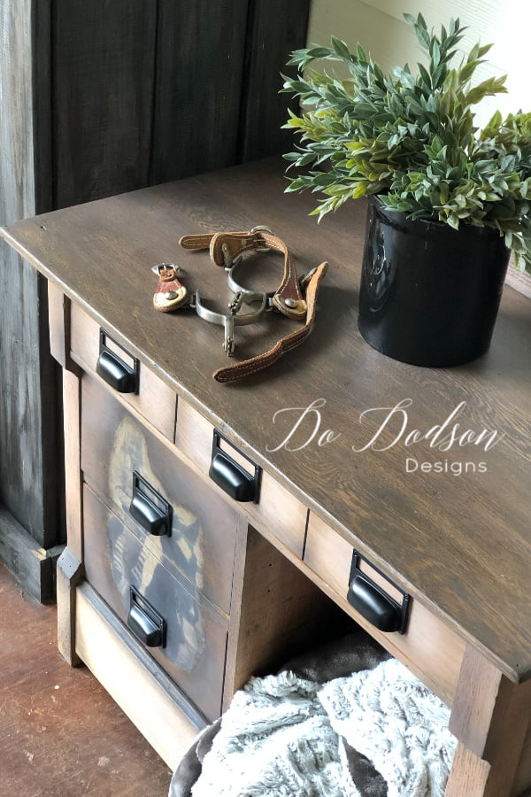 Easy how to DIY photo transfer you can apply on wood furniture.
