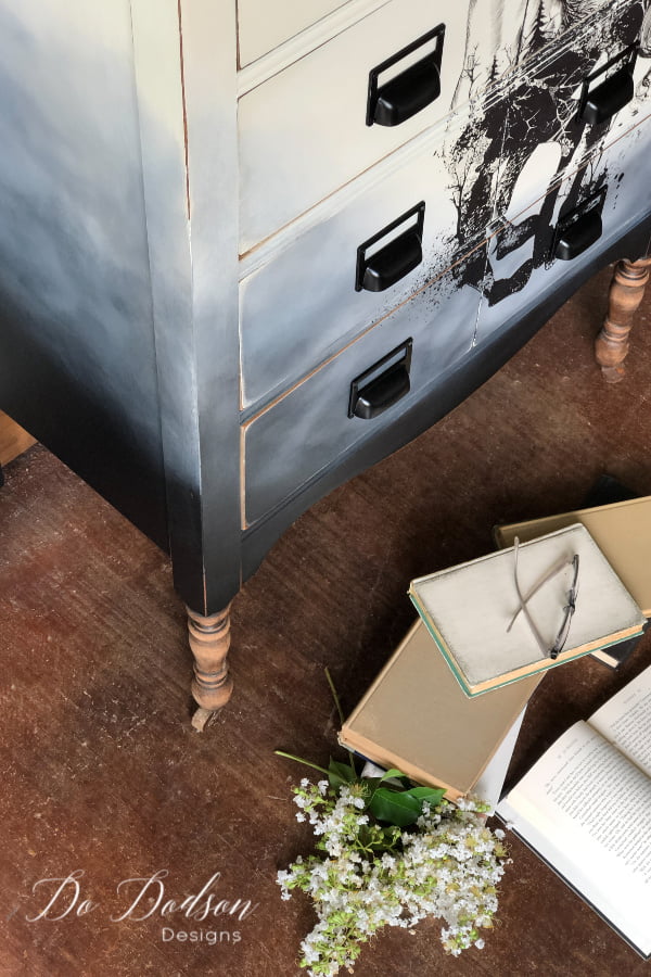 Painted furniture deserves more. How about adding a transfer to your painted furniture? Can you see it?