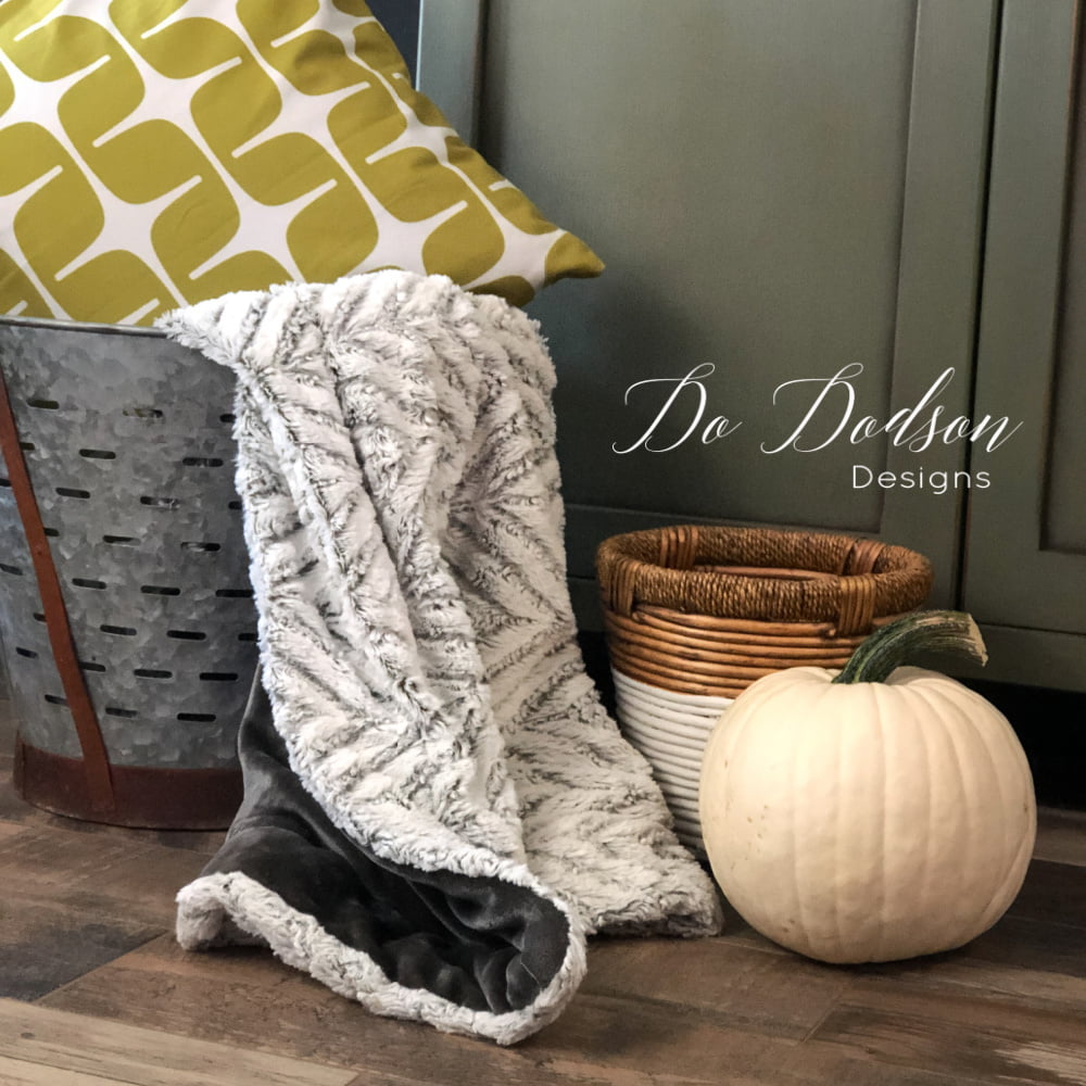 Fall is all about olive green and chartreuse accents in my home decor.