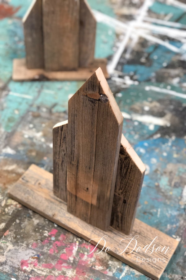 These are cutest wooden churches I have ever seen and so easy to DIY. 