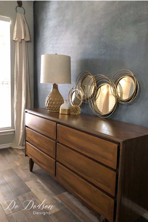 I don't chalk paint all my furniture! I like to preserve all that beautiful wood when it's appropriate. You don't find these MCM dressers very often in this condition.