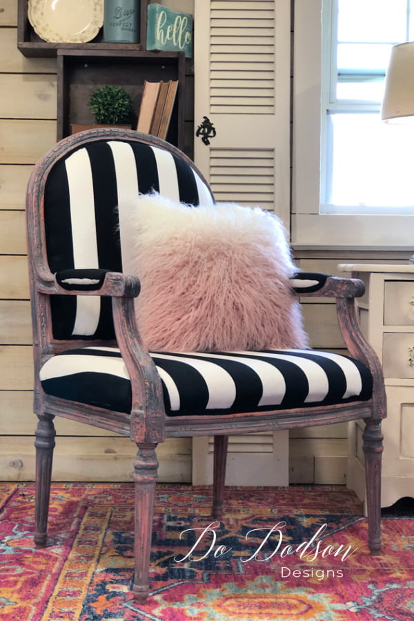 Go bold or go home! This vintage armchair had seen better days and all it needed was some chalk paint and a little love. Now it's FABULOUS!