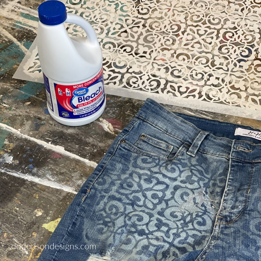 DIY Stencil Bleached Jeans For A Fresh Summer Look