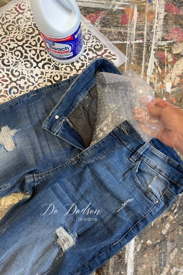 DIY Stencil Bleached Jeans For A Fresh Summer Look