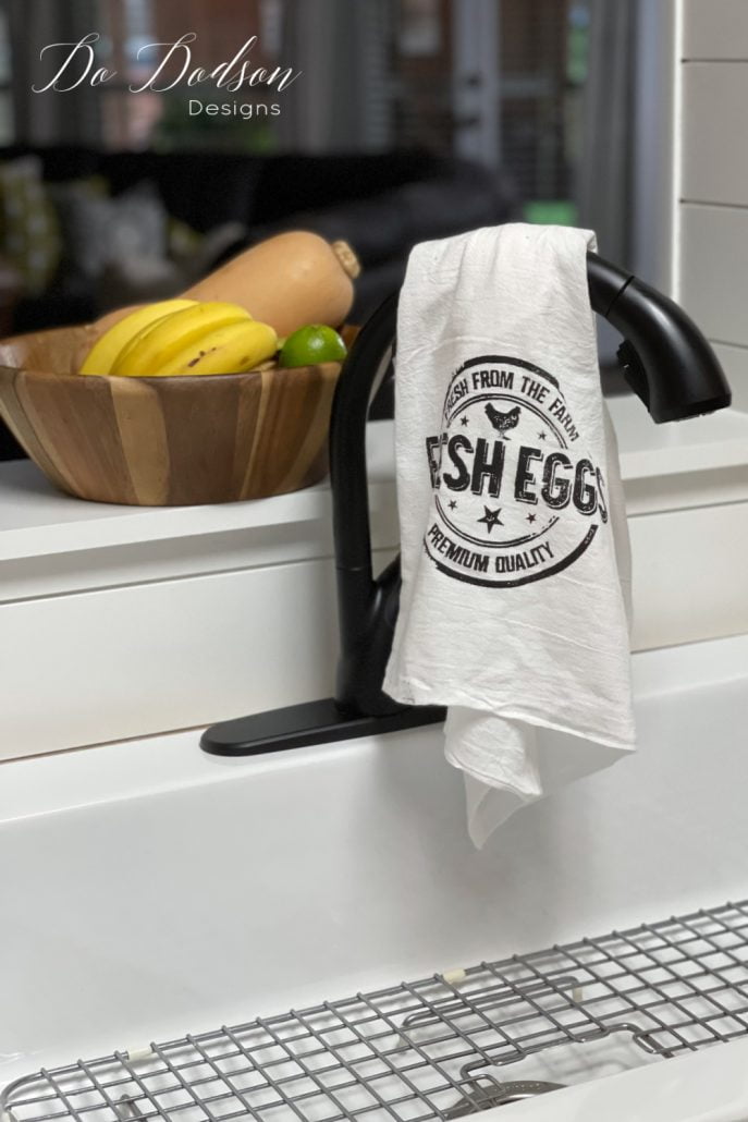 DIY Flour Sack Towels That Your Grandma Would Approve Of