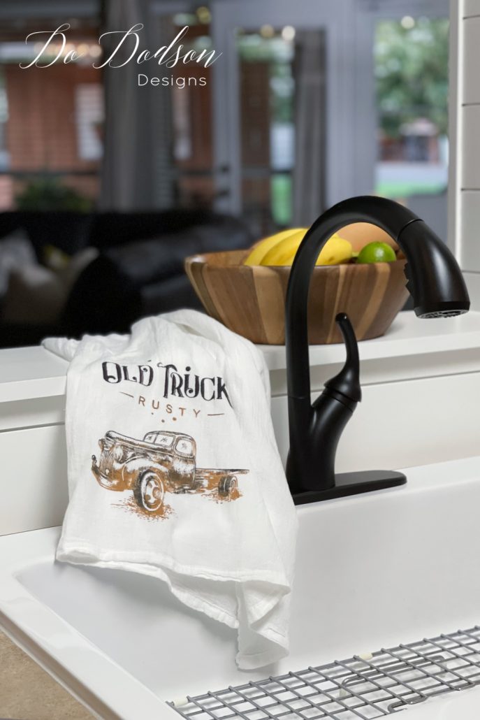 DIY Flour Sack Towels That Your Grandma Would Approve Of