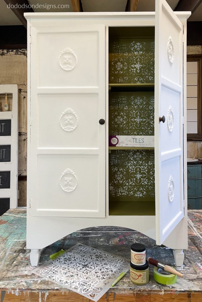 Repainting previously chalk painted furniture doesn't have to be hard if you know what to do. I can show you!