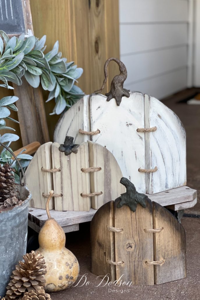 Are these not the cutest rustic wood pumpkins you have ever seen? Wait till you see how easy they are to make. It's a fun DIY Fall craft you gotta try.