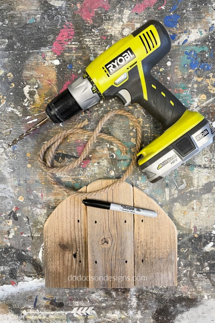 It's starting to look like a rustic wood pumpkin! Wait till you see how this easy Fall craft turns out. You'll want to DIY these for yourself.
