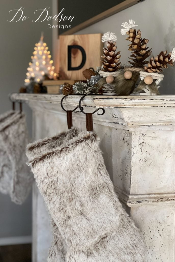 Pinecone Gnomes - DIY Christmas Craft Decor