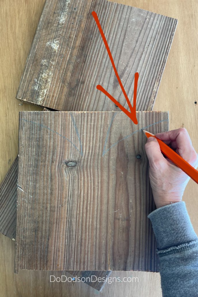 I fancy the old primitive cutting boards, so I outlined handles on two of my boards. Not that I would ever use these for cutting boards, but they are perfect for home decor displays and a possible mini charcuterie board. How fun would that be? Here's how I made mine!