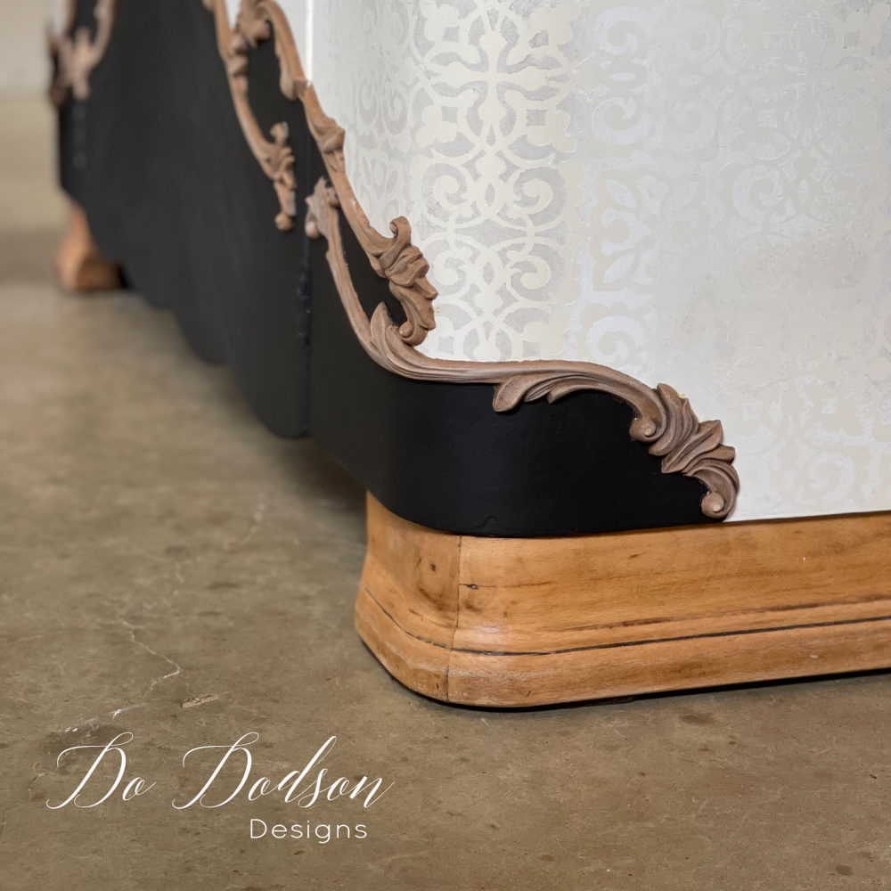 A Regal Design With WoodUbend Mouldings And La Magic Paint - WoodUbend